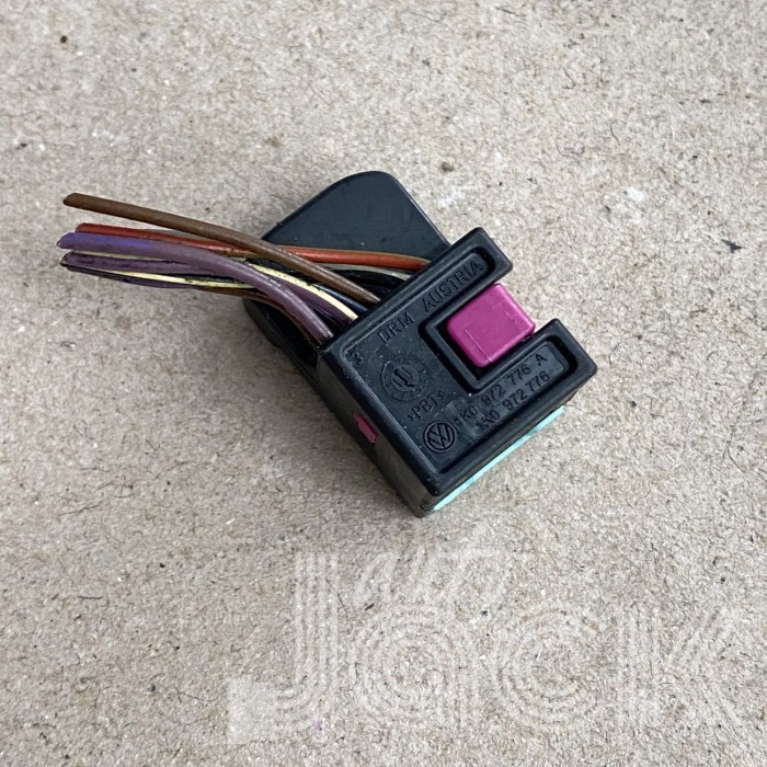 Роз'єм для Audi oe 1K0972776A