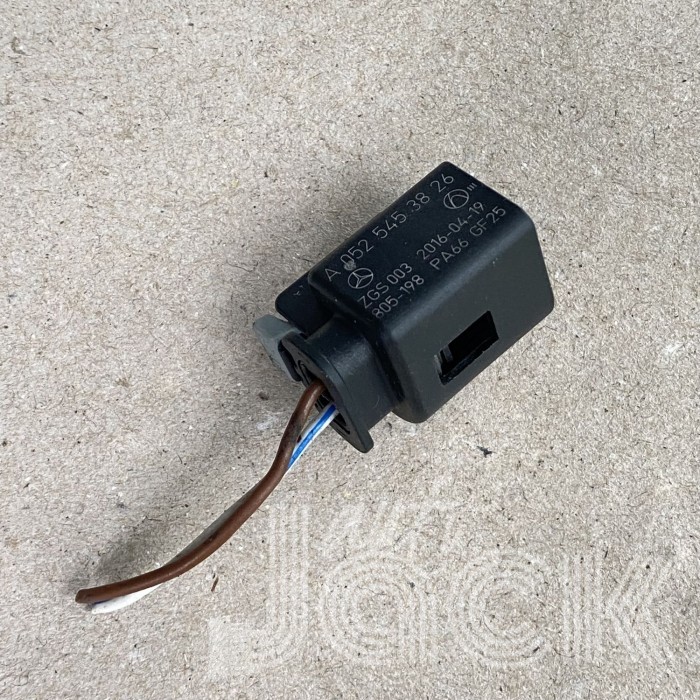 Роз'єм для Mercedes Benz oe A0525453826