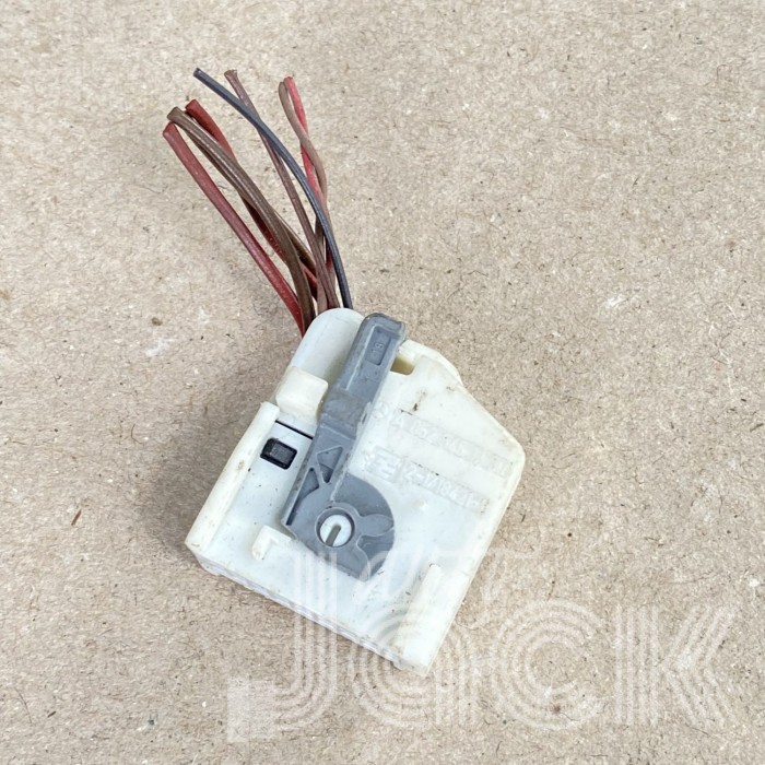 Роз'єм для Mercedes Benz oe A0525451230