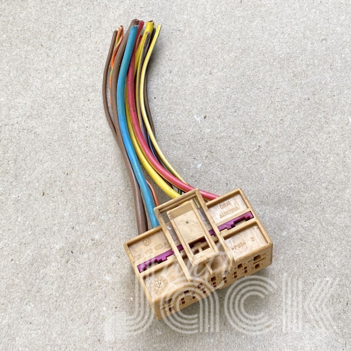 Роз'єм для Audi oe 3D0972923A