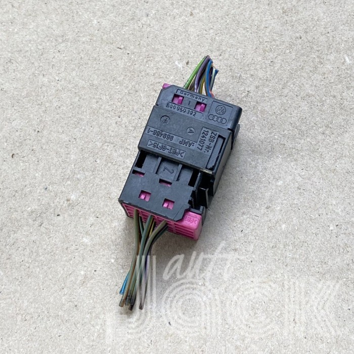 Роз'єм для Audi oe 6Q0959382