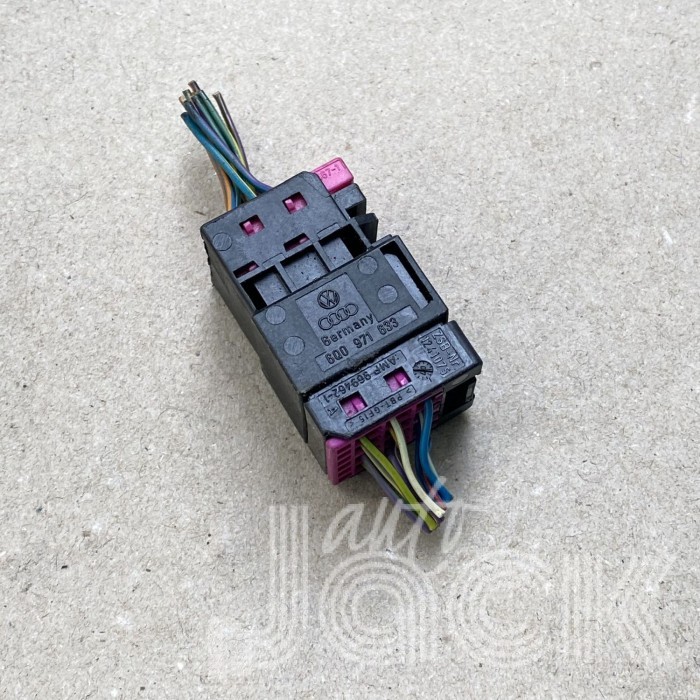 Роз'єм для Audi oe 6Q0959382