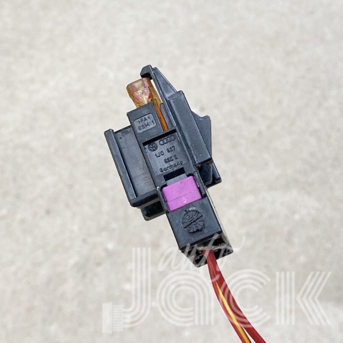 Роз'єм для Audi oe 1J0937530B