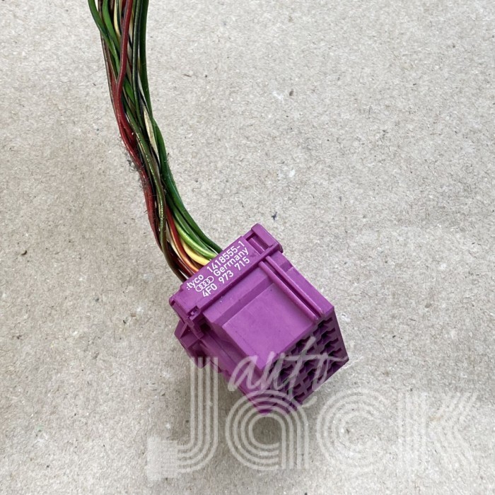 Роз'єм для Audi oe 4F0973715