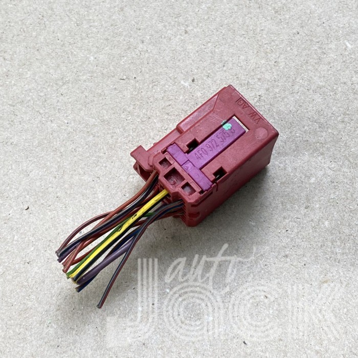Роз'єм для Audi oe 4F0972575B