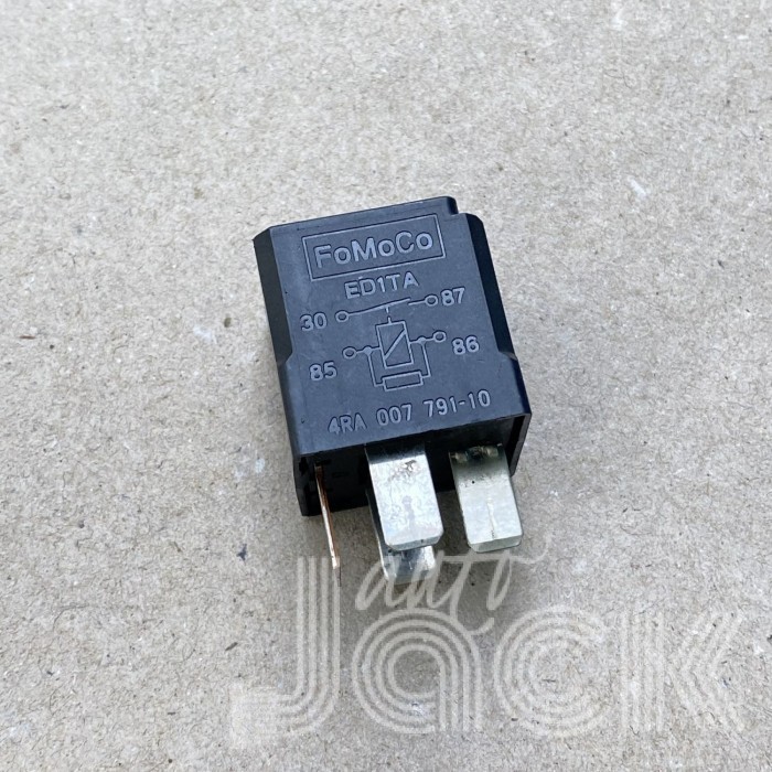 Роз'єм для Ford oe 4RA00779110