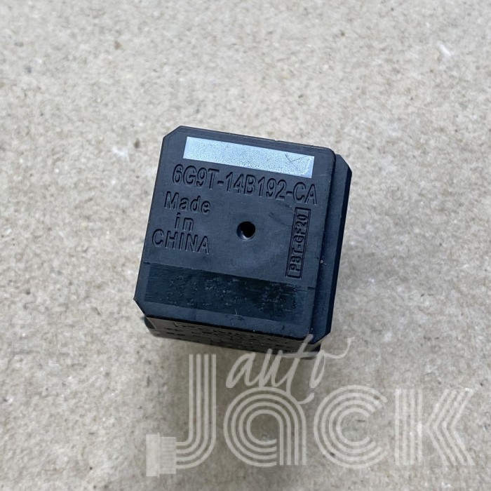 Роз'єм для Ford oe 4RA00779110