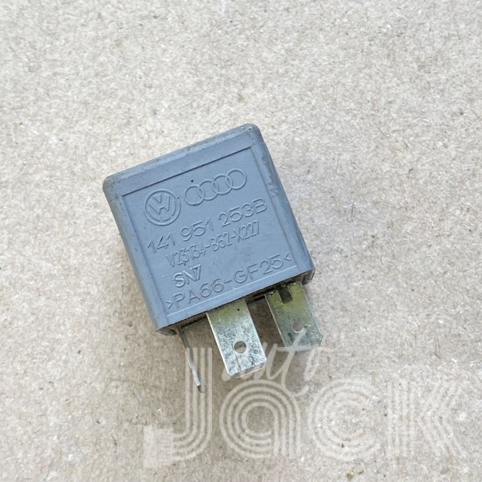 Реле для Audi oe 141951253B