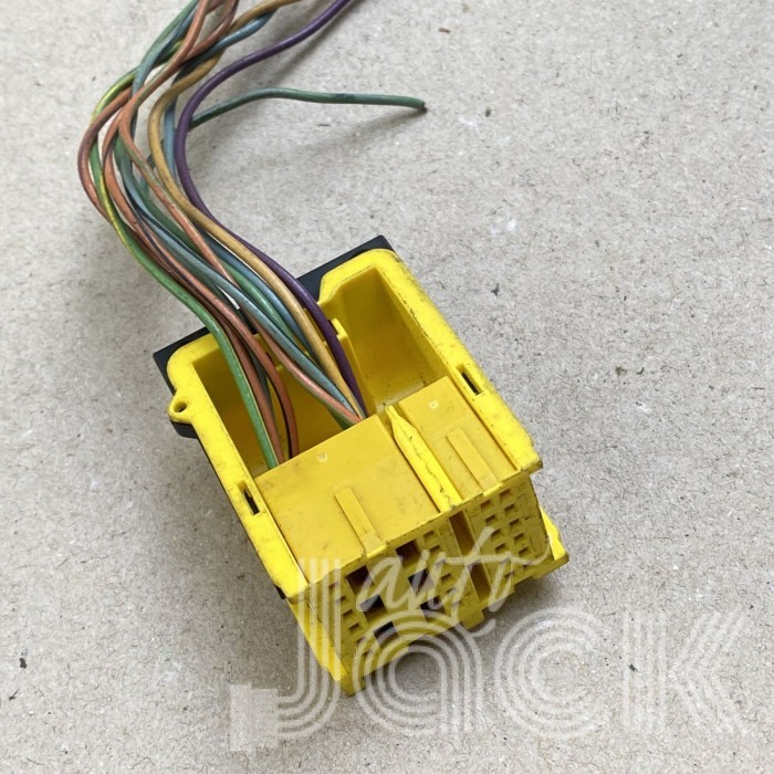 Роз'єм для Mercedes Benz oe 0475456428