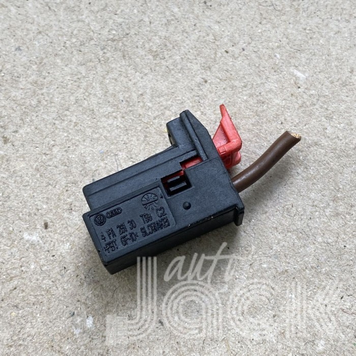 Роз'єм для Audi oe 4FA26130