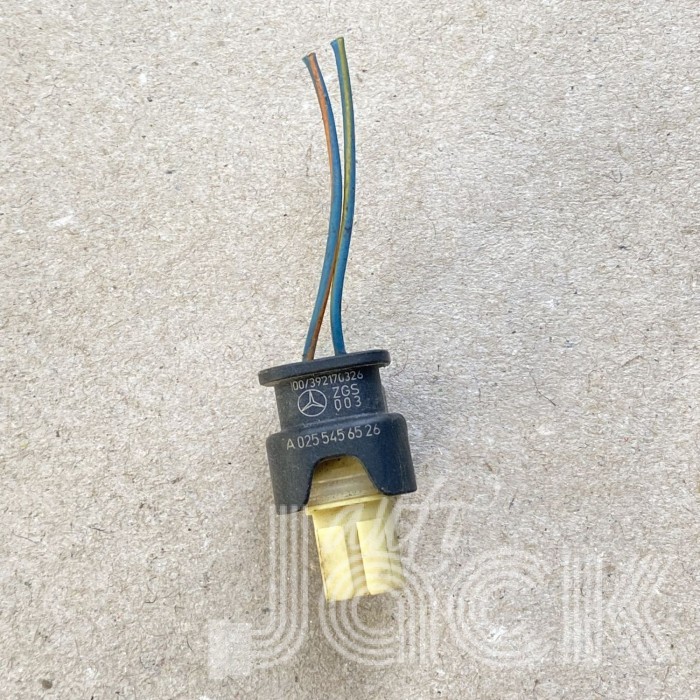 Роз'єм для Mercedes Benz oe A0255456526