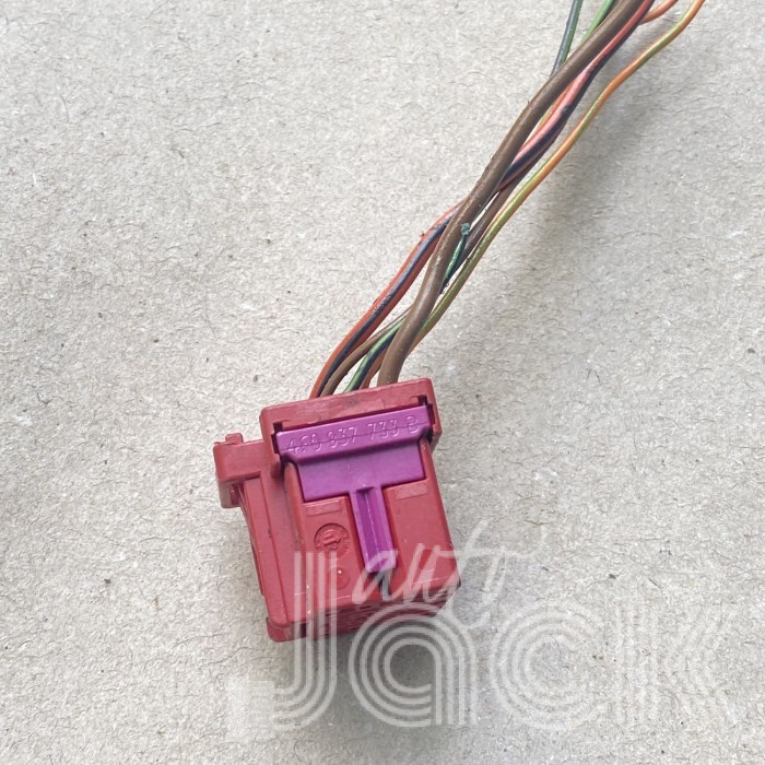 Роз'єм для Audi oe 4F0937733B