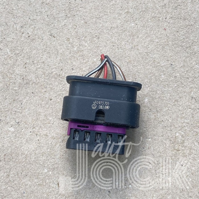 Роз'єм для Audi oe 4F0973705