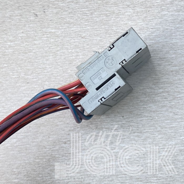Роз'єм для BMW oe 61139225058