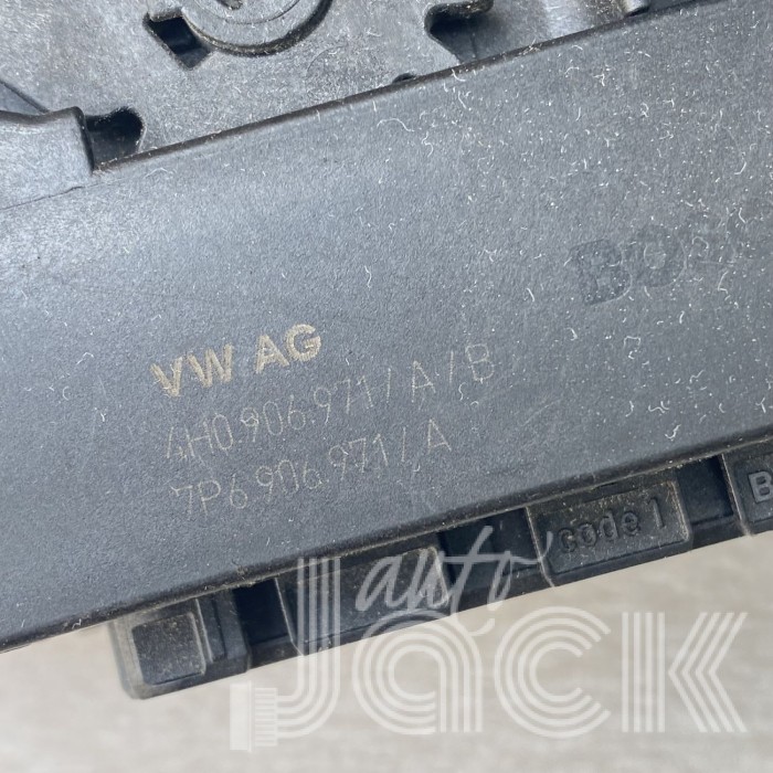 Роз'єм для Audi oe 7P6906971A
