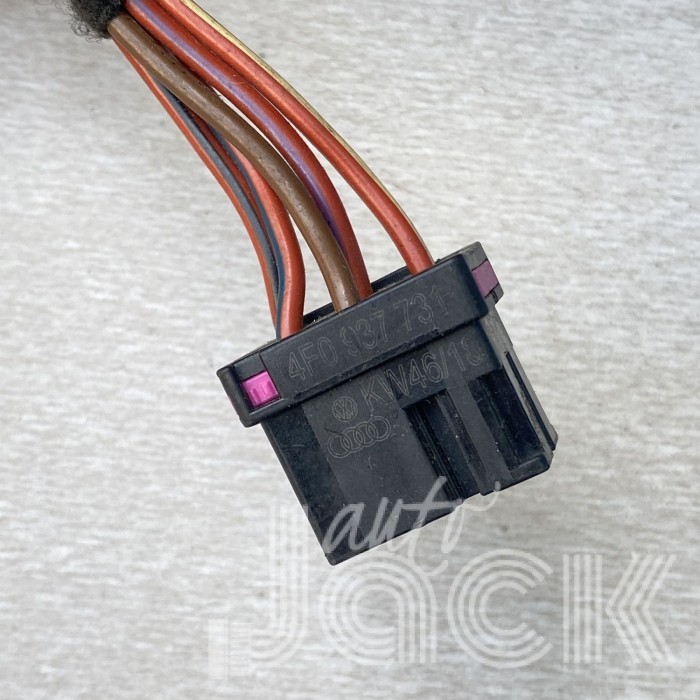 Роз'єм для BMW oe 4F0937731